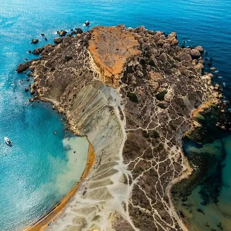 Διαμέρισμα Number 19 *